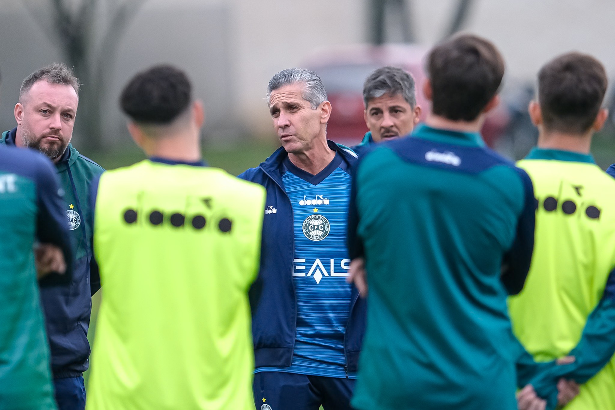 Bloco baixo, dinâmica reativa... entenda qual deve ser o estilo do Coritiba com Jorginho na Série B