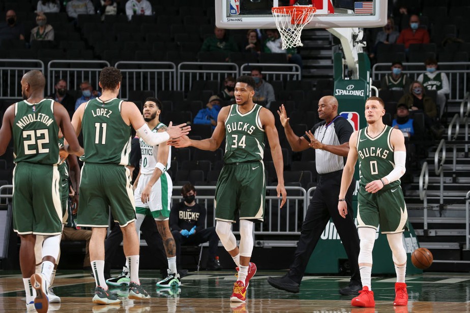 Celtics bate o Bucks e comanda o Leste na NBA! [Podcast #434] 
