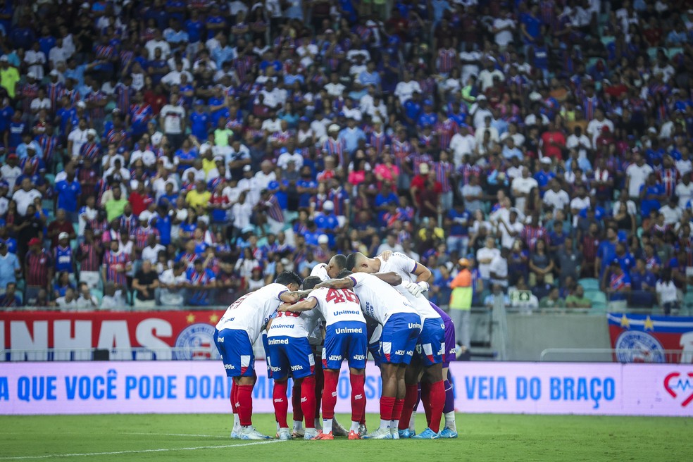 Jogadores do Bahia antes de enfrentar o São Paulo na Fonte Nova — Foto: Rafael Rodrigues/EC Bahia