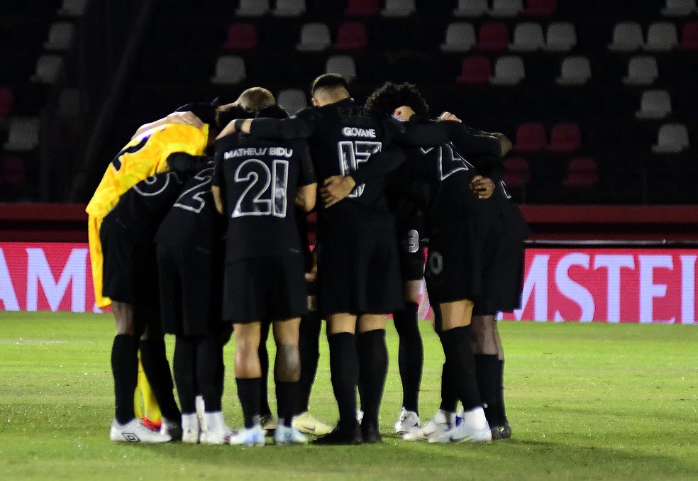 Jogadores do Corinthians unidos antes de jogo — Foto: Marcos Ribolli