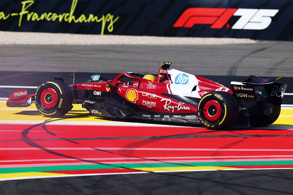 Lewis Hamilton roda e é eliminado na classificação para a corrida sprint na Bélgica — Foto: Clive Rose - Formula 1/Formula 1 via Getty Images