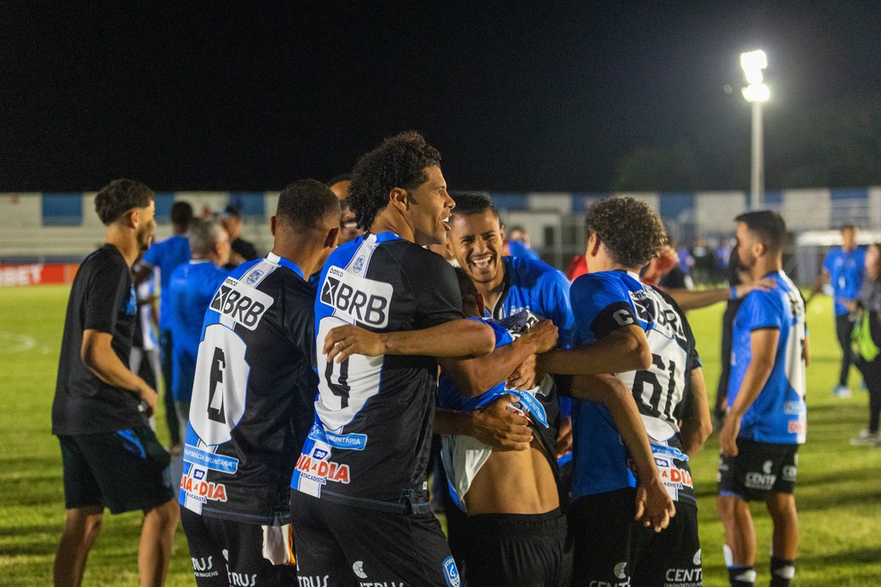 Vaga na segunda fase da Copa do Brasil foi muito comemorada pelos jogadores do Capital-TO � Foto: Lucas Magalh�es