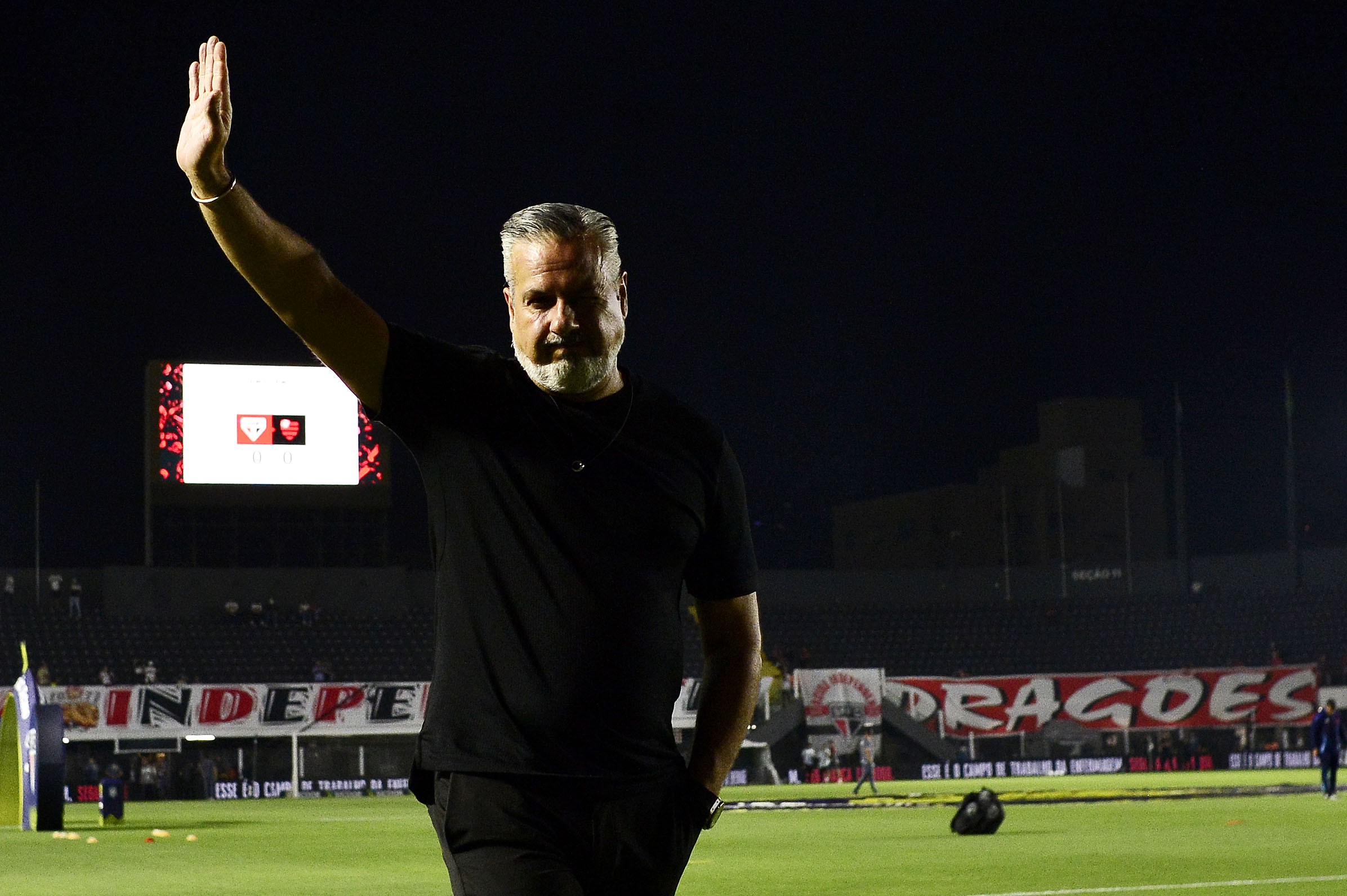 Boto dispara: Vou acabar com a hegemonia dos técnicos portugueses após título do Flamengo