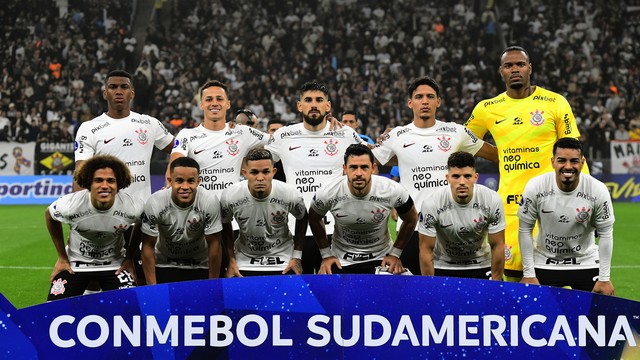 Corinthians posado x Universitario