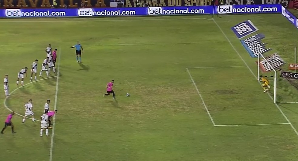 Com 'ponte aérea', Porto faz gol espetacular na Champions League de  handebol; assista