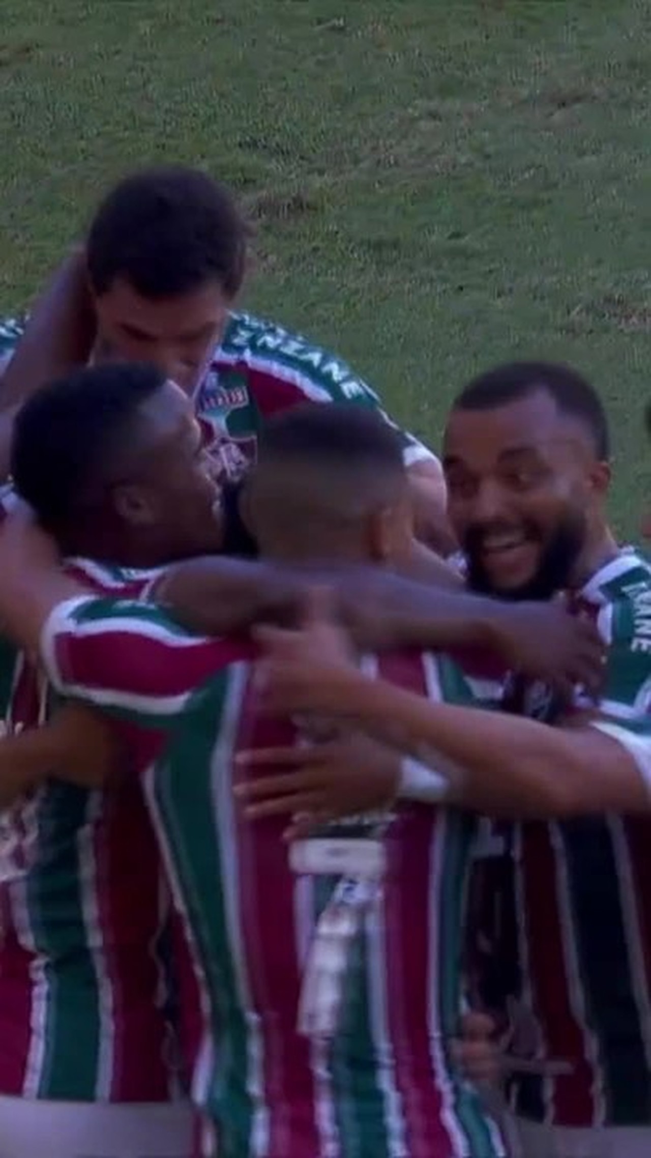 Lima aparece com a camisa do Santos em registro do site da CBF antes de ser anunciado