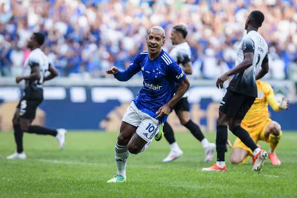 Matheus Pereira busca feito inédito no Cruzeiro: duplo-duplo na temporada.