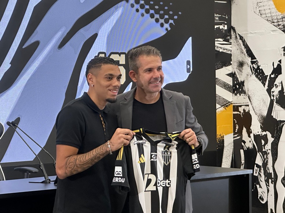 Ruan Tressoldi � apresentado no Atl�tico-MG � Foto: Andr� Ribas