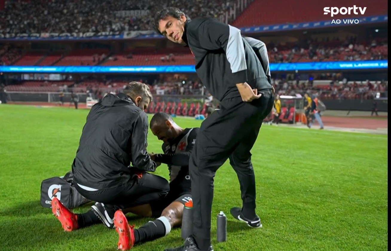 Paulo Henrique é substituído com dores no quadril e preocupa o Vasco