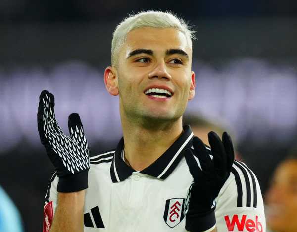 Palmeiras retoma tratativas com Fulham por Andreas Pereira após acerto com Emiliano.
