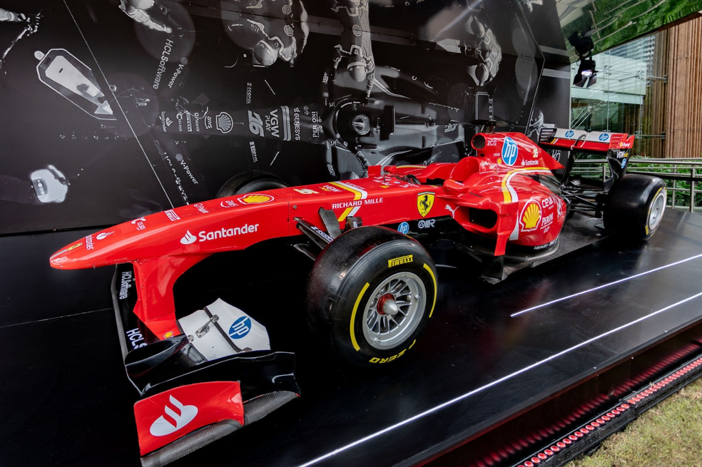 Carro da Ferrari está exposto em São Paulo — Foto: Divulgação