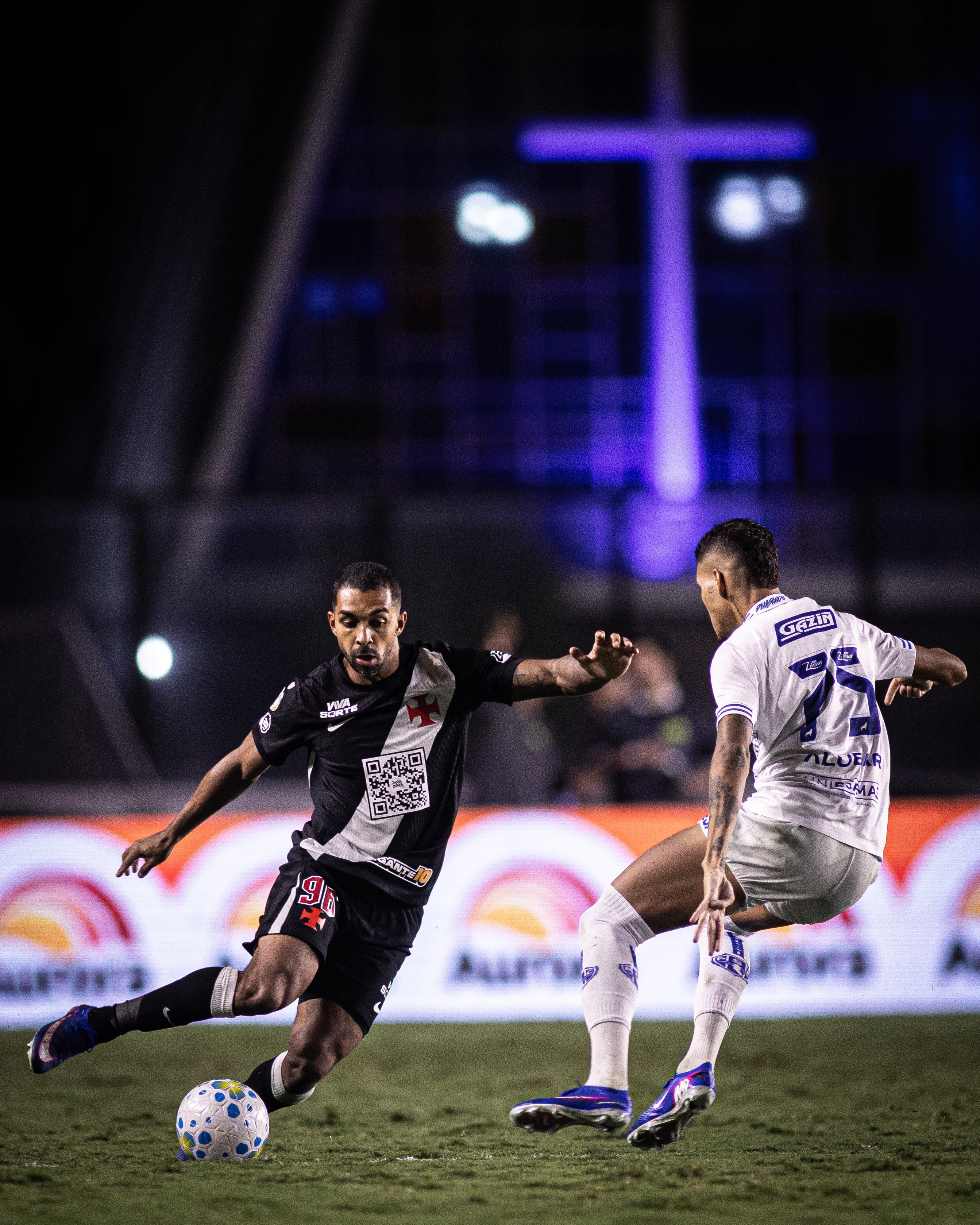 Exames apontam lesão, e Paulo Henrique é desfalque em Vasco x Inter  | Ge