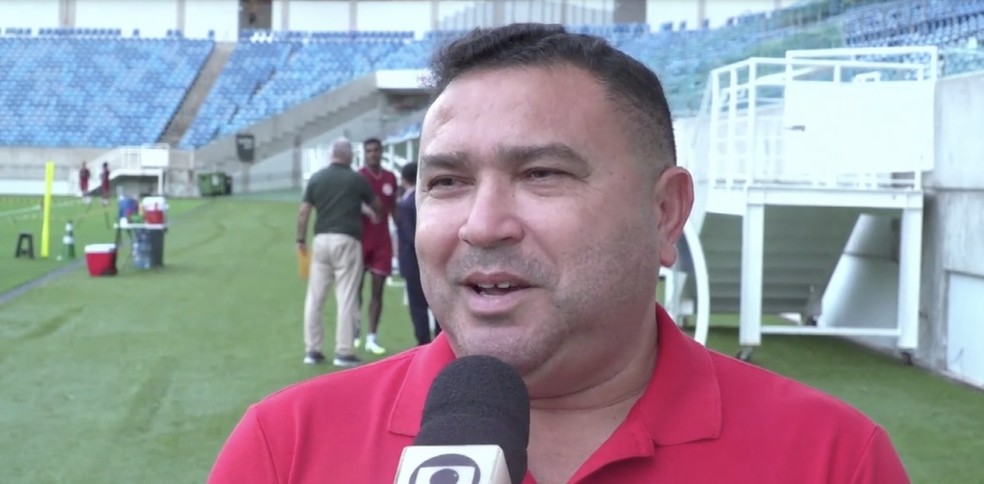Souza acompanhou treino do América-RN na Arena das Dunas, na quinta-feira — Foto: Inter TV Cabugi