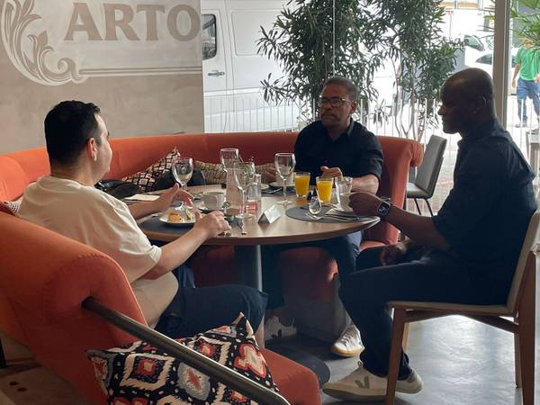 Empresário de Bruno Henrique vai ao hotel do Flamengo para nova reunião sobre renovação