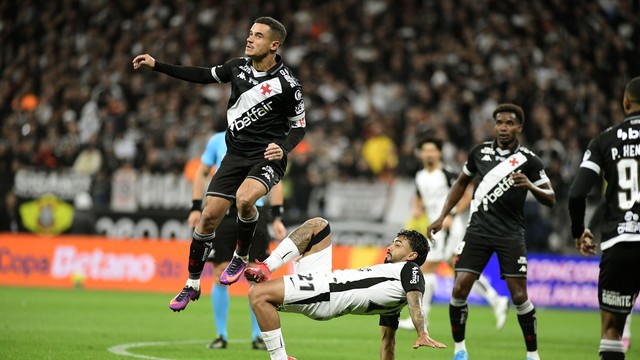 Coutinho e Matheus Bidu em Corinthians x Vasco