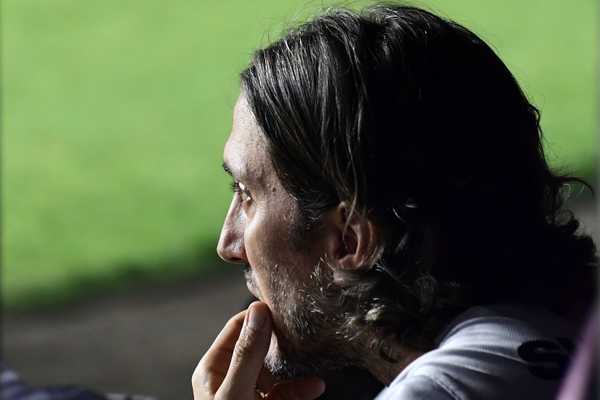 Zubeldía motiva equipe a focar no Brasileirão após eliminação na Libertadores.