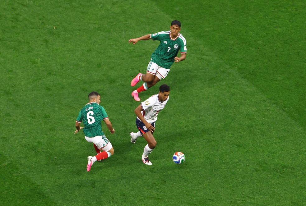 Inglaterra Copa do Mundo: Jude Bellingham marca e celebra no Estádio Azteca
