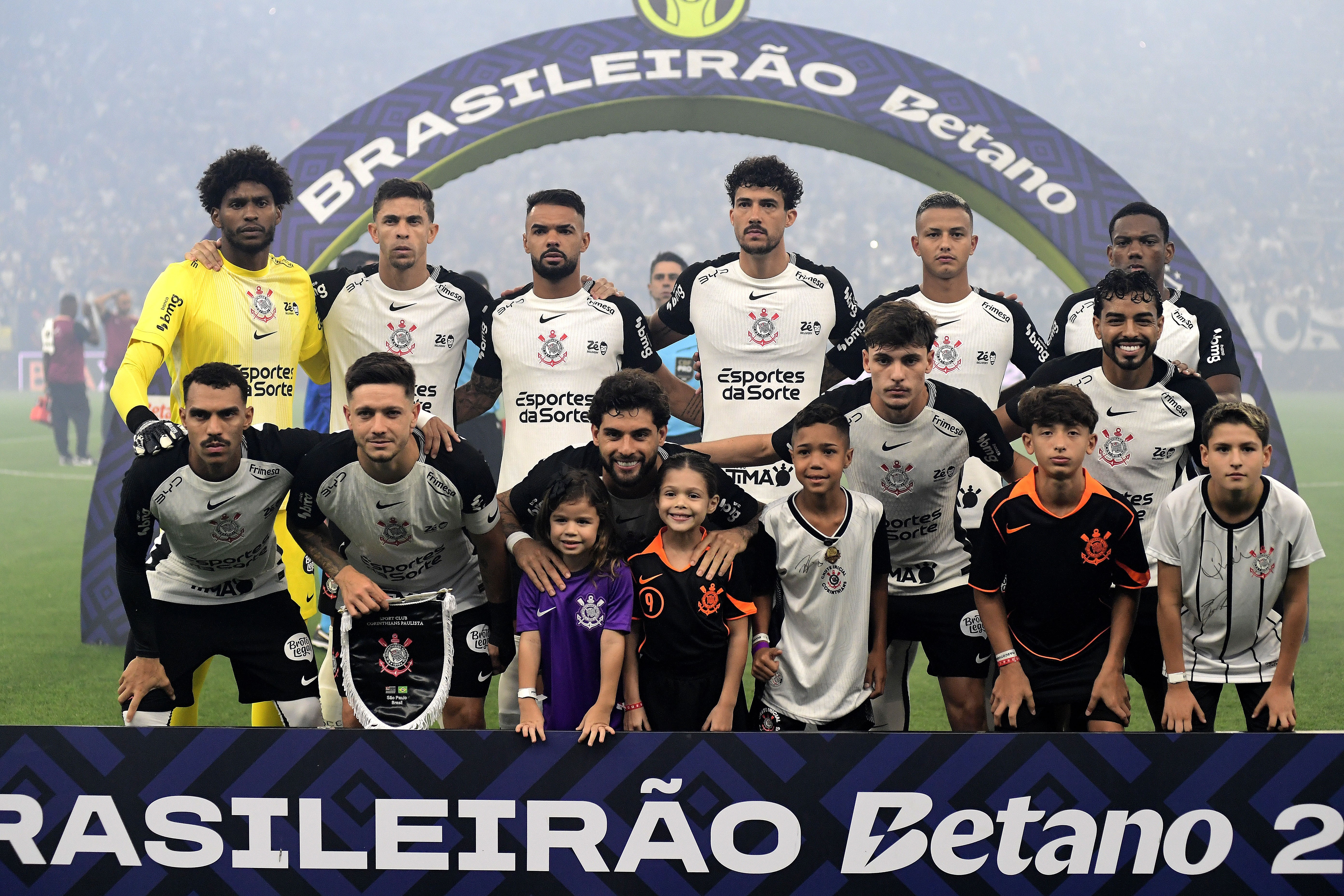 Dérbi Empatado: Expulsões de André e Matheuzinho Marcam Confronto entre Corinthians e Rivais
