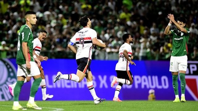 Calleri comemora gol do São Paulo contra o Palmeiras pela semifinal do Campeonato Paulista