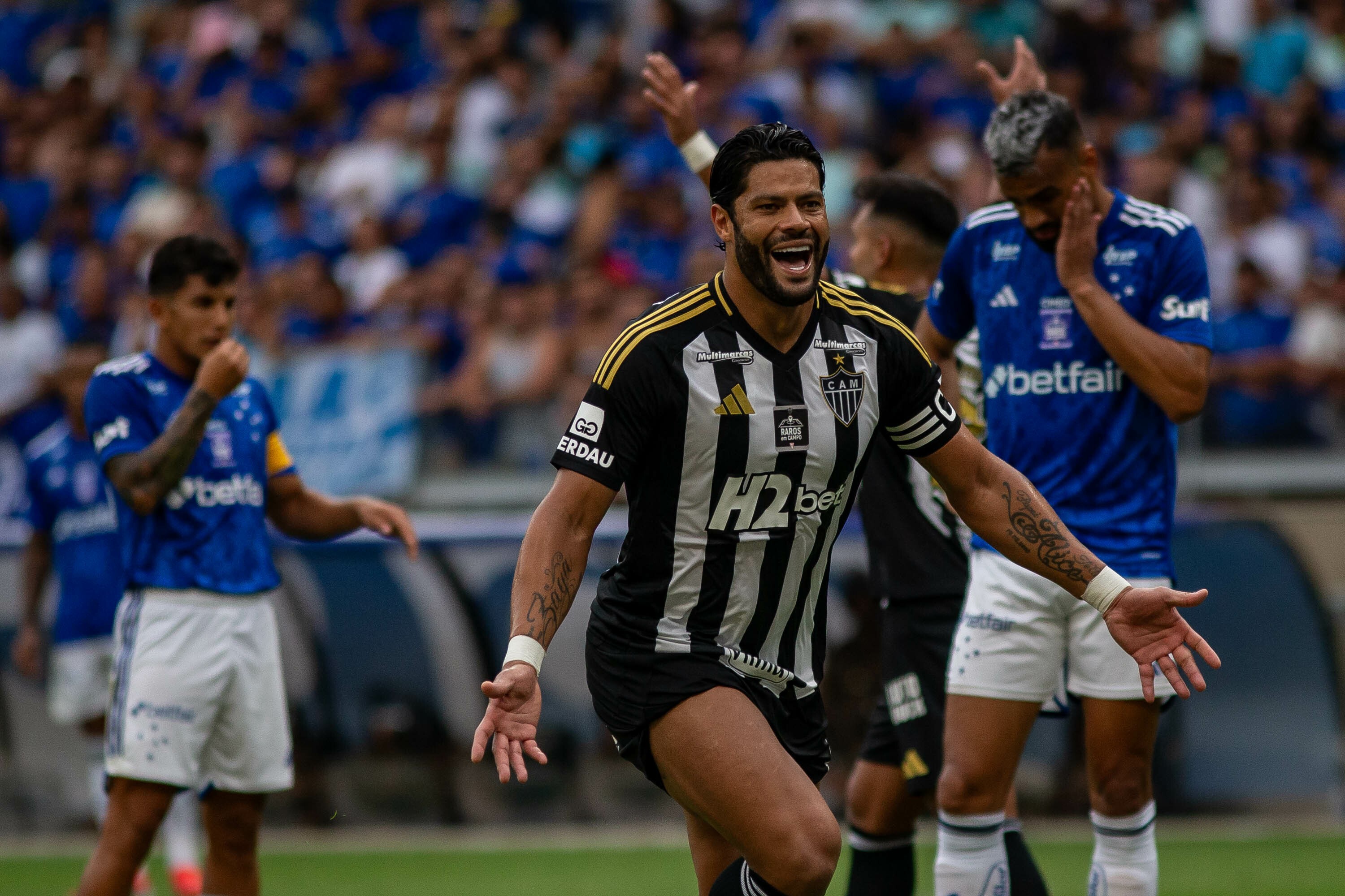 De expulsão a maior alvo de Hulk: clássico contra Cruzeiro iniciou virada de chave de atacante no Atlético-MG