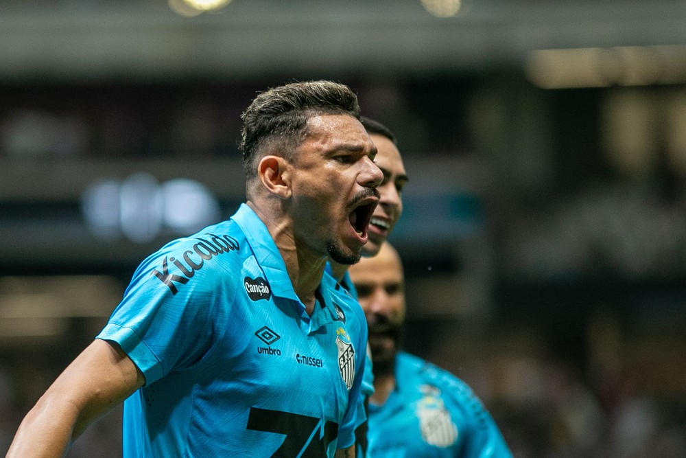 Mirassol encaminha empréstimo de Tiquinho Soares junto ao Santos