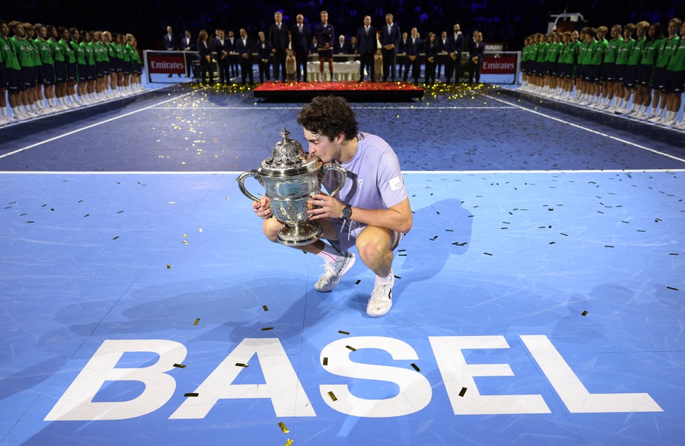 João Fonseca é campeão do WTA 500 da Basileia — Foto: Reuters