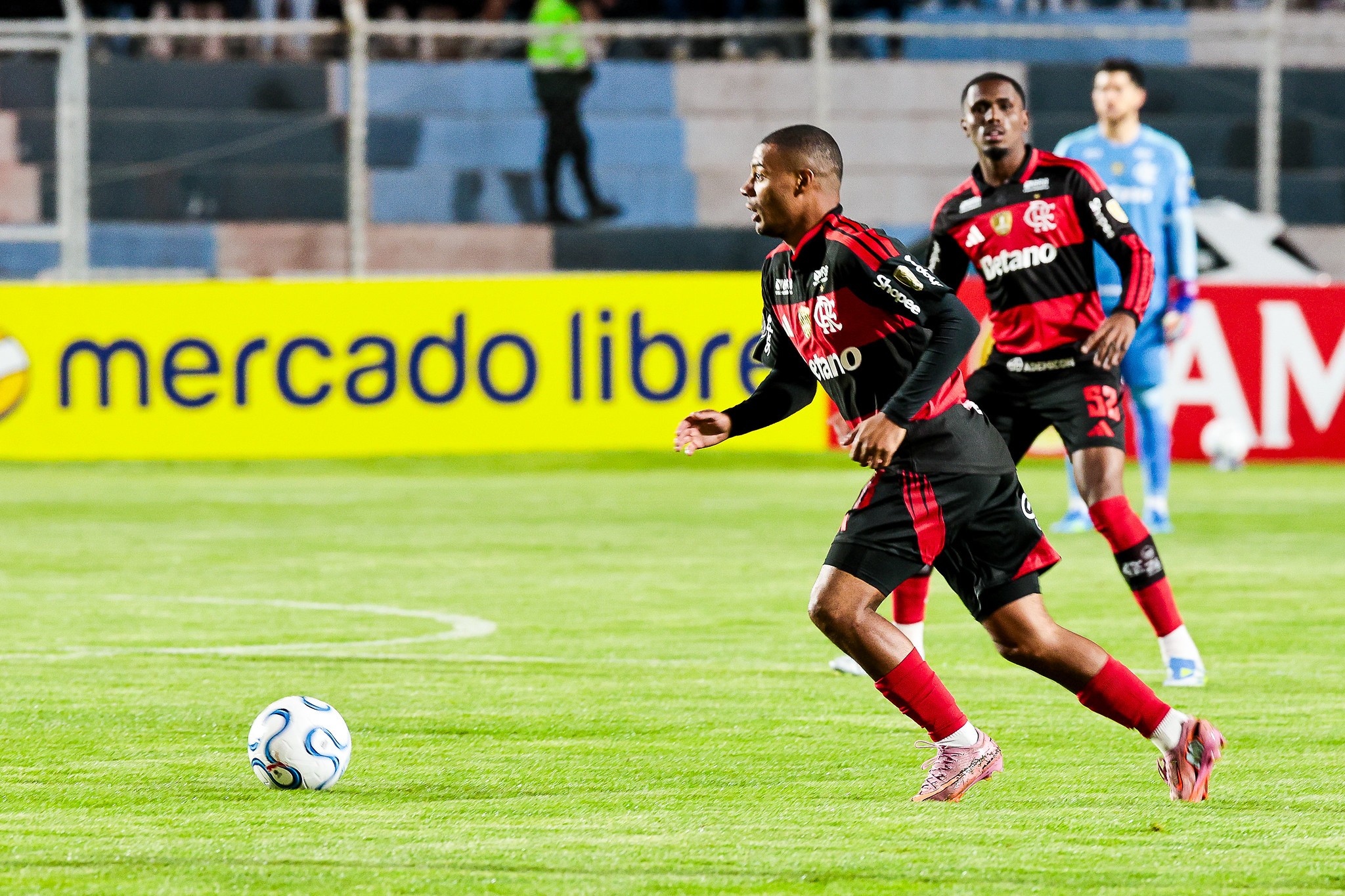 Flamengo Enfrenta Dilema no Meio-Campo às Vésperas do Clássico contra o Fluminense