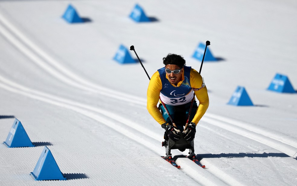 Guilherme Rocha nas classificatórias do sprint sentado — Foto: REUTERS/Sarah Meyssonnier