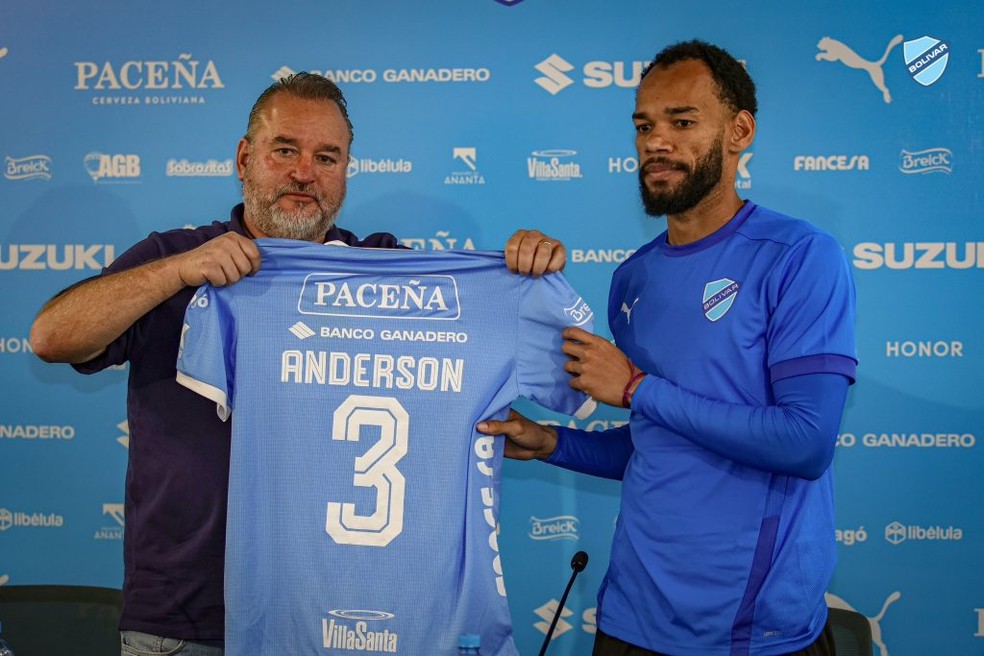 Bolívar contratou o zagueiro Anderson no ano passado — Foto: Divulgação