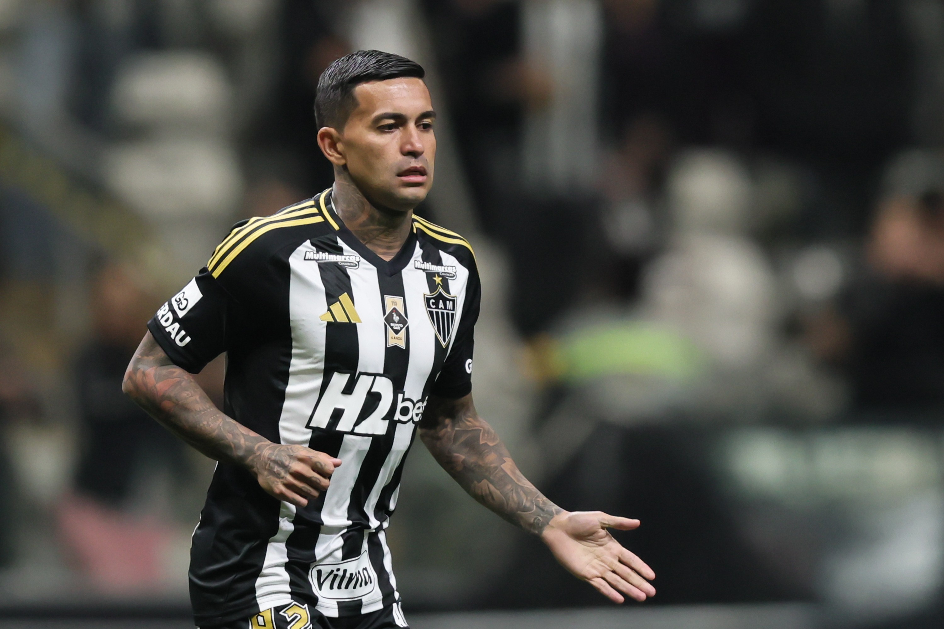Atlético-MG busca efeito suspensivo para contar com Dudu contra Palmeiras.