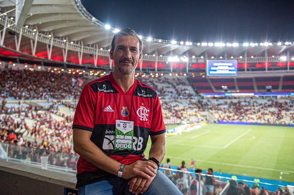 Luis Andrade, novo t&eacute;cnico do time feminino do Flamengo &mdash; Foto: Paula Reis/CRF