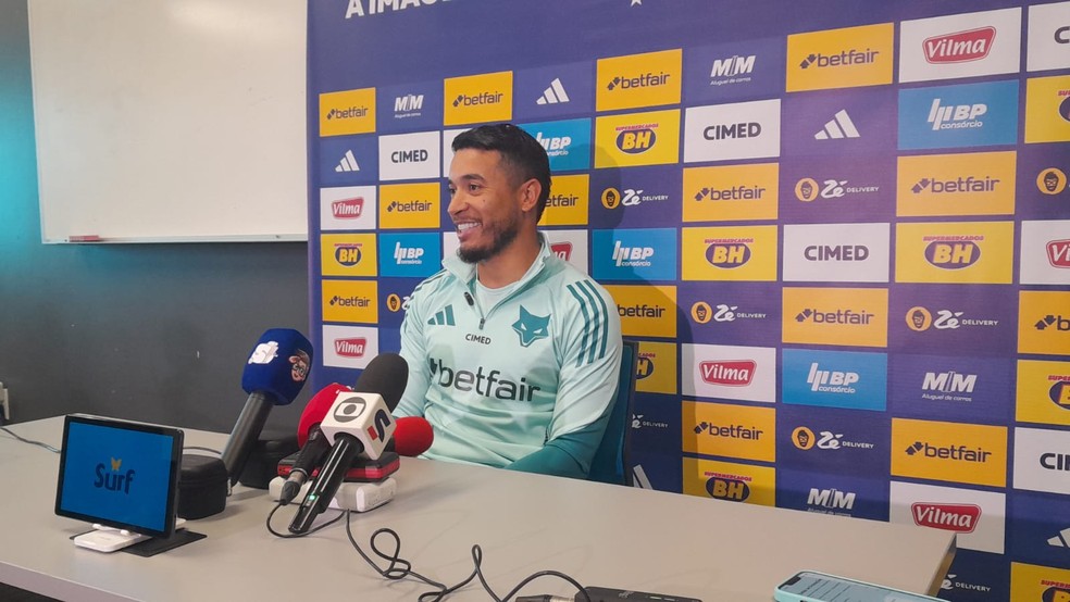 William, do Cruzeiro, em entrevista na Flórida — Foto: Gabriel Duarte