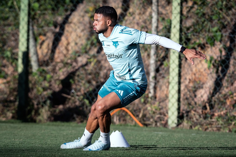Wanderson em treino do Cruzeiro — Foto: Gustavo Aleixo/Cruzeiro