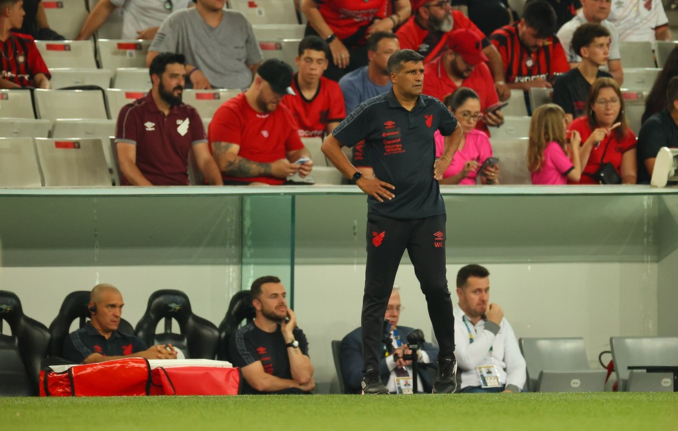 Wesley Carvalho, nome cotado pelo Vitória como técnico