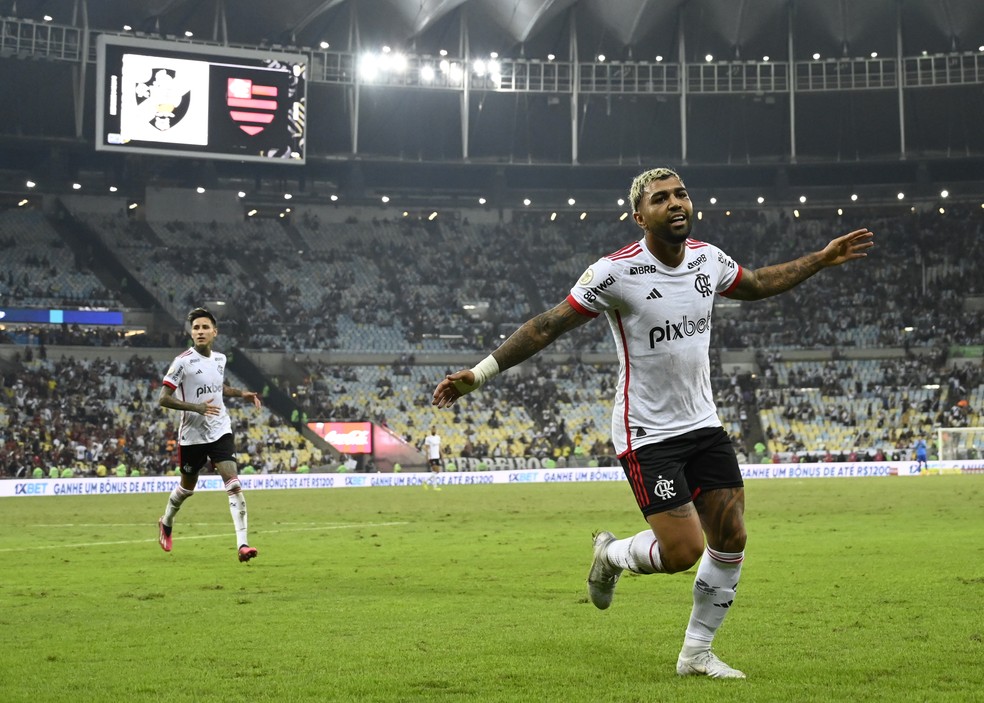 Gabigol comemora gol em Vasco x Flamengo