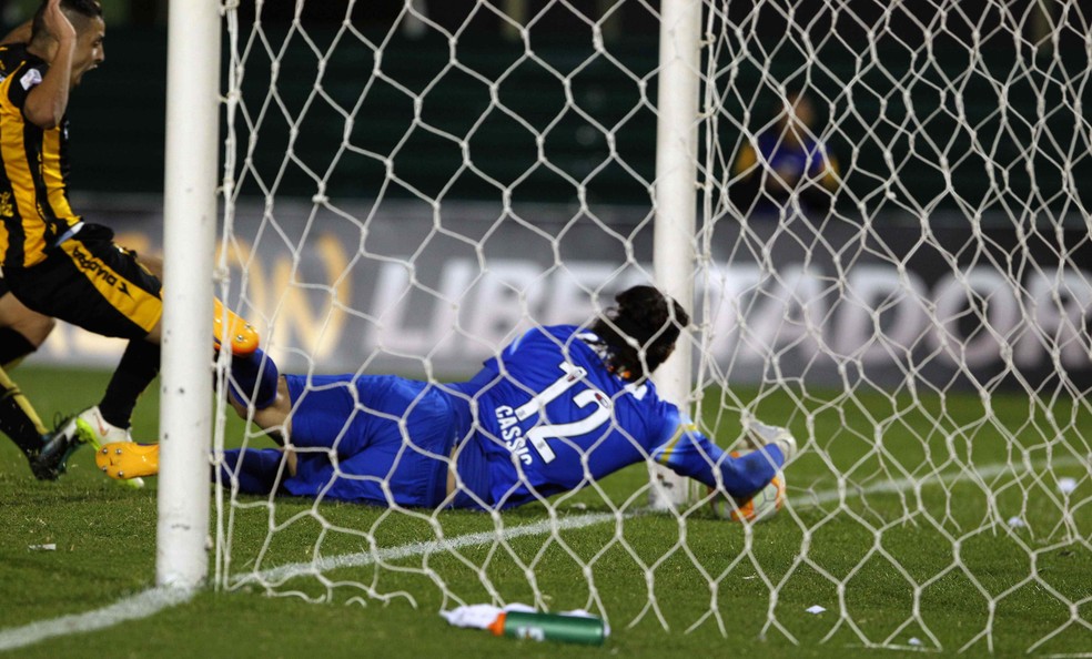 Cássio Guaraní x Corinthians Libertadores — Foto: EFE