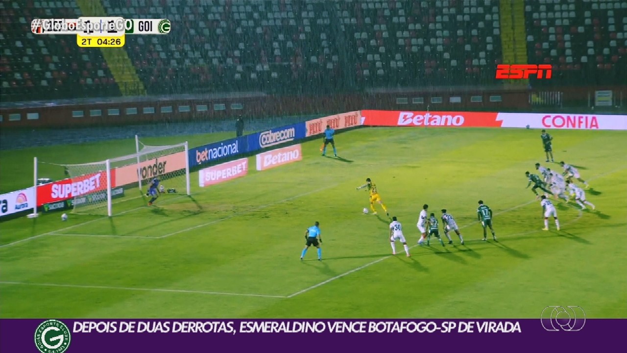 Goiás terá dois jogos em casa para manter vivo o sonho do acesso