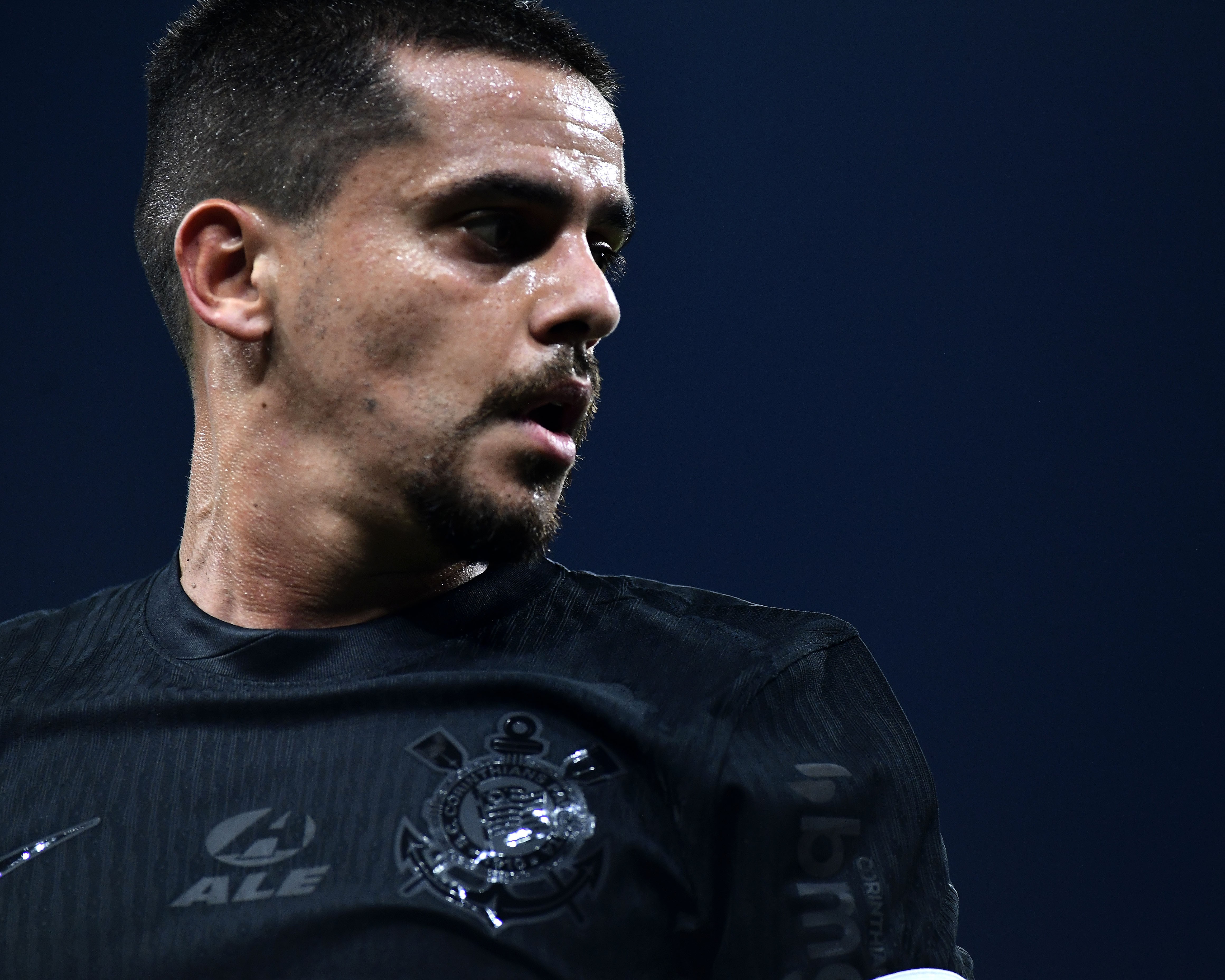 Cruzeiro negocia contratação de Fagner, do Corinthians