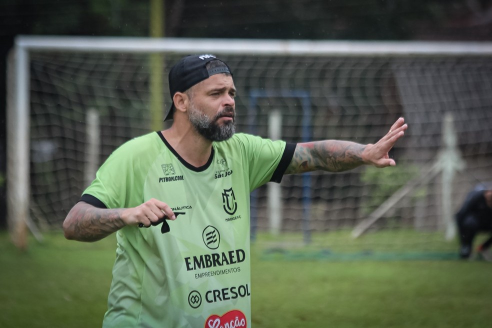 Inter joga hoje em Maringá para se manter no G-4