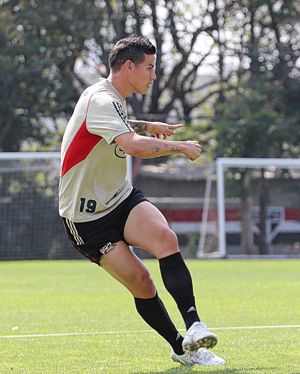 James em treino do São Paulo — Foto: Divulgação