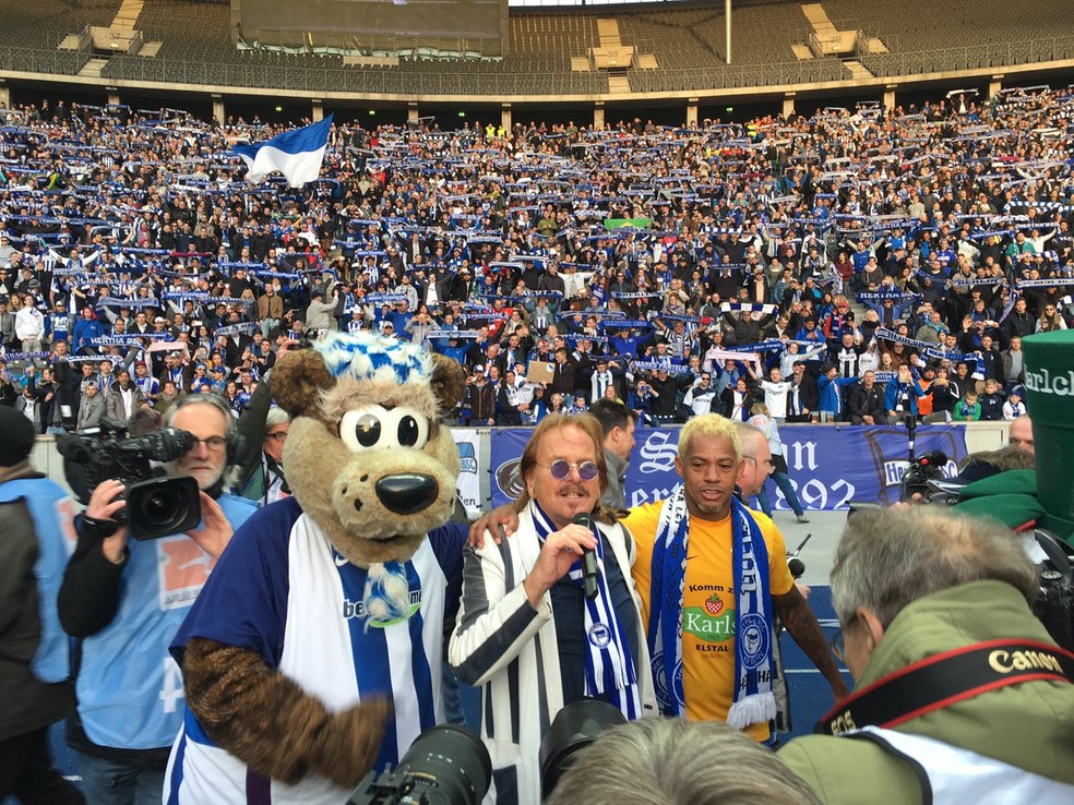 Marcelinho Para�ba em despedida do Hertha Berlim � Foto: Divulga��o/Hertha Berlim