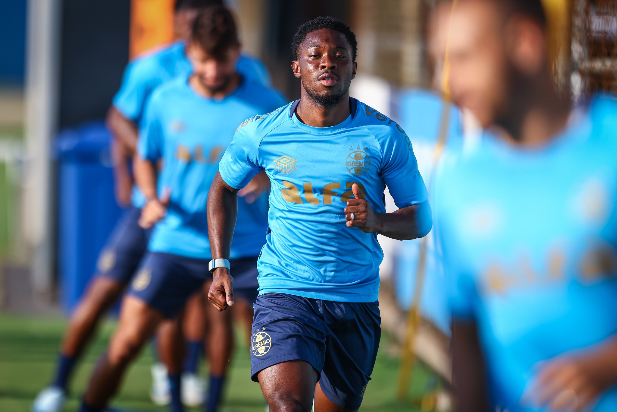 Titulares confirmados para semifinal do Grêmio contra Juventude; Amuzu não joga.