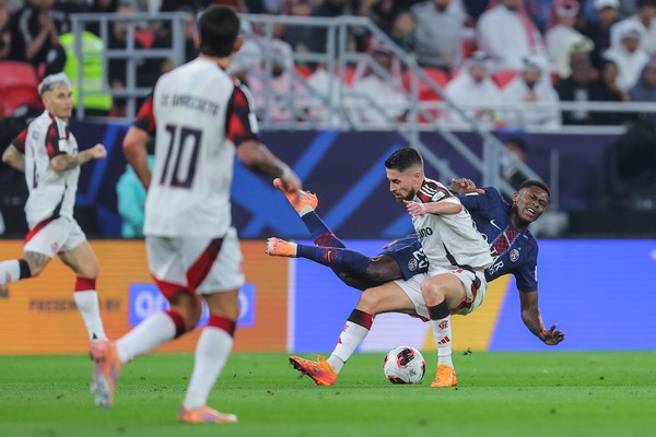 Orgulho do elenco? Volante e craque do Flamengo fala após derrota de orgulho do time e erros nos pênaltis