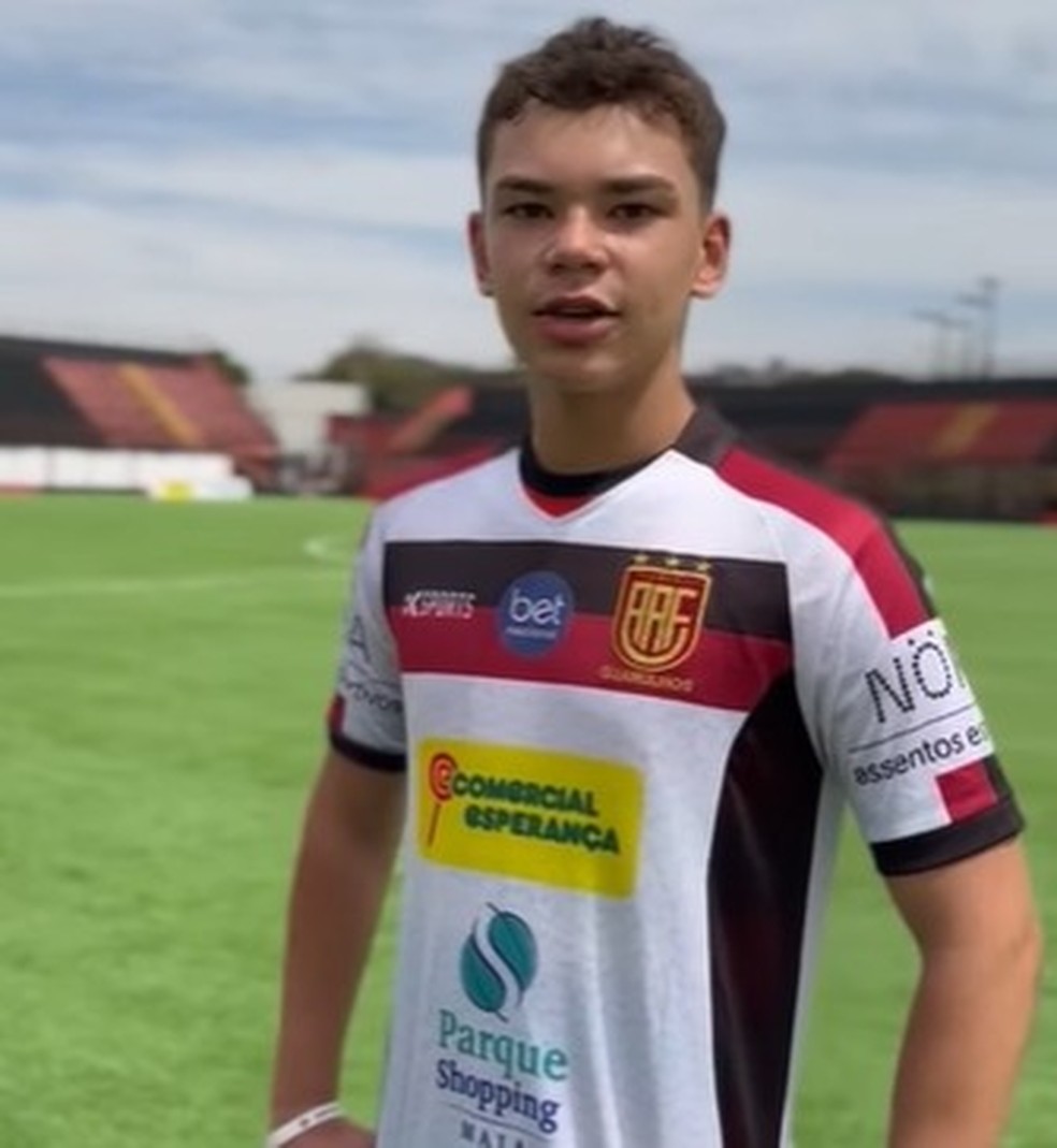 Miguel Moscardo, do sub-13 do Flamengo-SP, acerta com o Corinthians — Foto: Reprodução