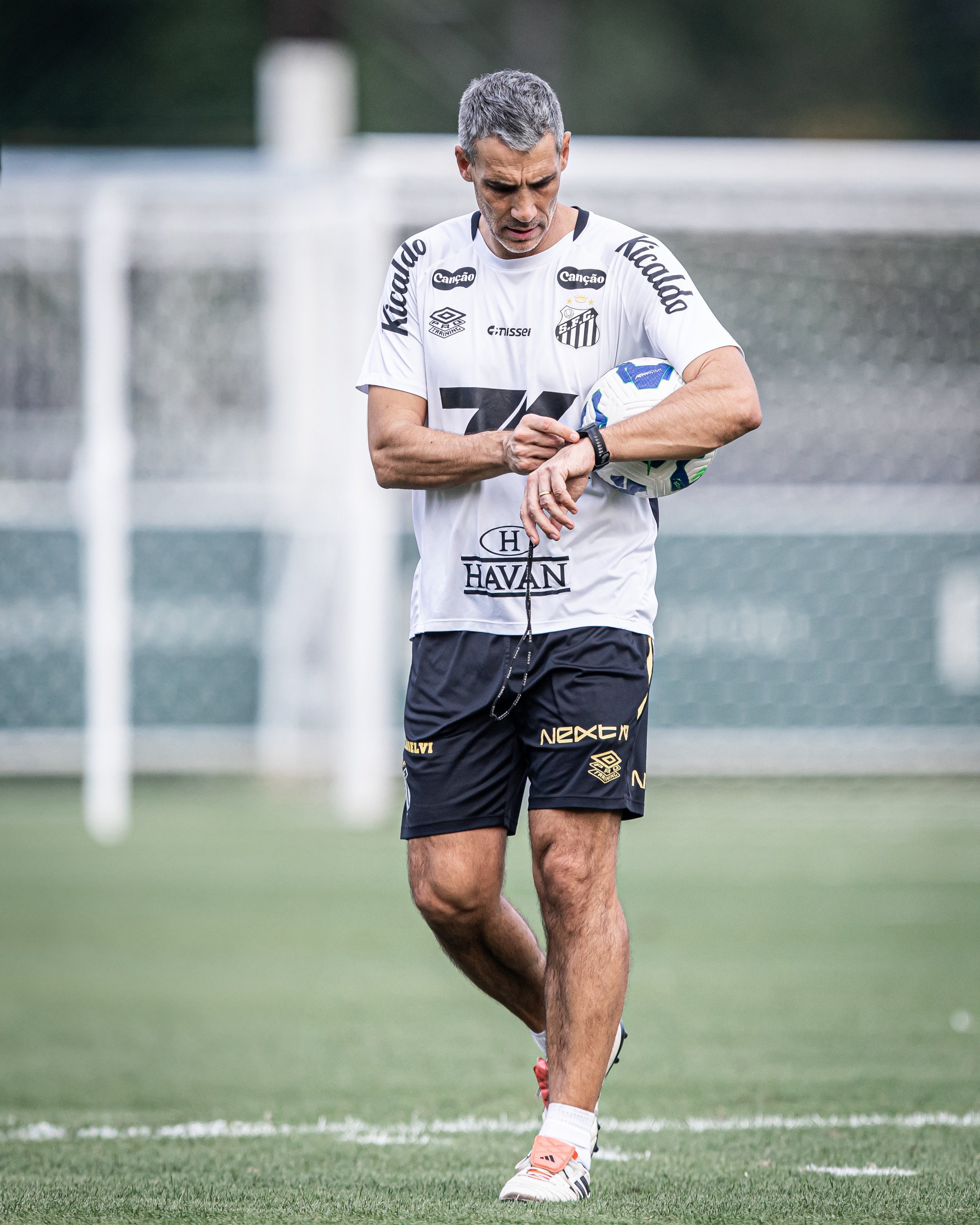 Evolução de Neymar e reforços para clássico: como Vojvoda pode aproveitar Data Fifa no Santos