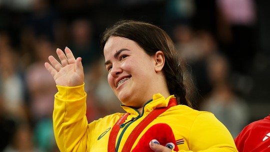 Mariana D'Andrea conquista o ouro e é bicampeã paralímpica no halterofilismo