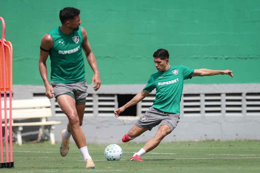 Savarino assume a vaga de Canobbio e reforça o ataque do Flu contra o Palmeiras