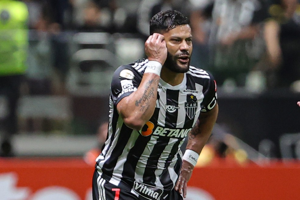 Hulk expulso do jogo entre Atlético-MG e Palmeiras — Foto: Gilson Lobo/AGIF