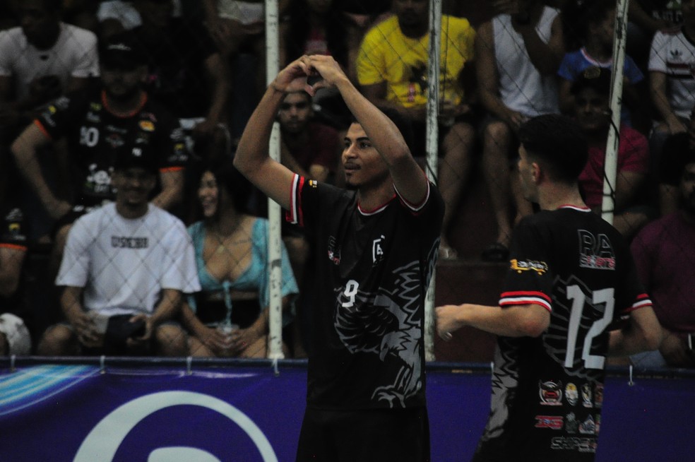 RA venceu o Dom Malan no jogo de ida das quartas de final da Copa TV Grande Rio de Futsal — Foto: Emerson Rocha / ge Petrolina