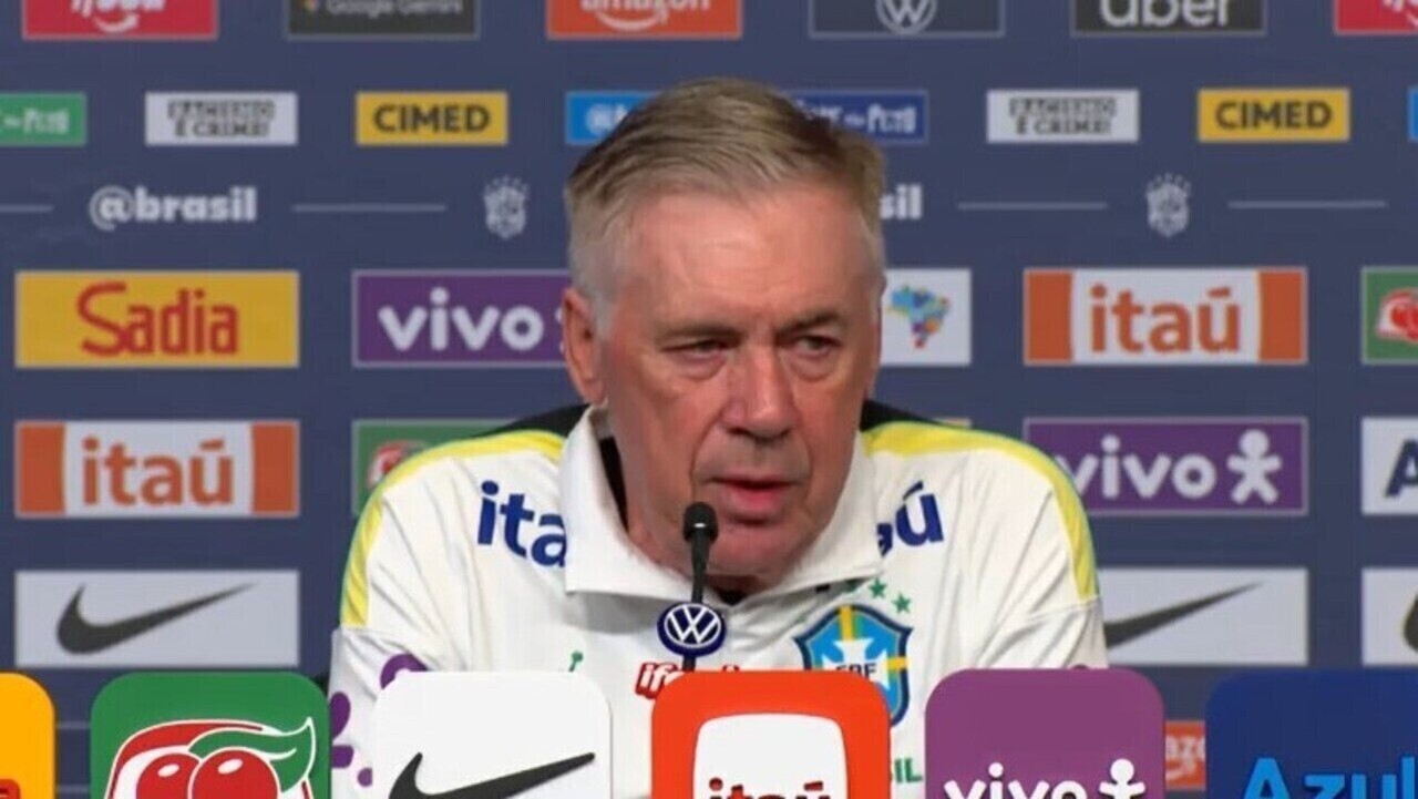 Cover image for Ancelotti enaltece abraço de Marquinhos em Gabriel Magalhães